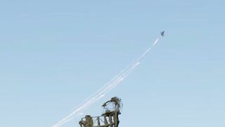 Missile Chasing a Fighter Jet at Supersonic Speed ????✈️