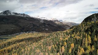 4K Computer Monitor - stunning 4k drone footage of autumn mountains | Trending HD Video
