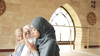 women praying in the mosque | Professional HD Video