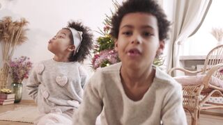 Funnyfuzzy - kids making faces for the camera | Trending HD Video