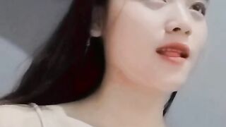 Beautiful Girl's Playful Expressions to Viral Indonesian Remix