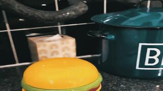 Space-Saving Stackable Burger Dinnerware | Modern Table Decoration