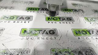 "Niatnya Mau Ukir Kayu Pakai Tangan, Eh Malah Jadi Ukir Luka di Jari. Mending ke CNC Router Aja!"