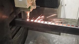 "Cukup Hati yang Bolong karena Dia, Pipa Kamu Jangan! Biar Fiber Laser Tube yang Lubangi dengan Rapi."