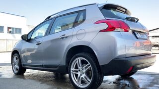 Carpet - person washing a vehicle | Trending HD Video