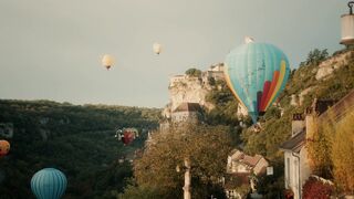 Travelon - picturesque hot air balloon ride over rocamadour | Trending HD Video