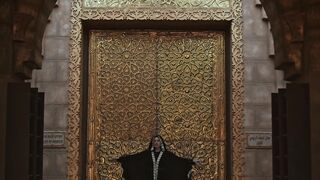 The Pioneer Woman - islamic woman in a mosque | Trending HD Video 3