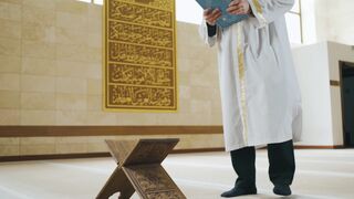 Notes on Being a Man - a man reading a quran | Trending HD Video