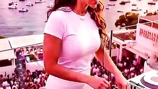 Тішся, дитино