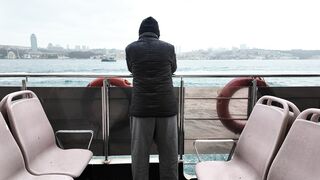 Funnyfuzzy - solitary reflection on bosphorus ferry journey | Trending HD Video