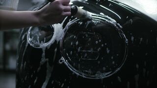 Carpet - cleaning the headlights | Trending HD Video