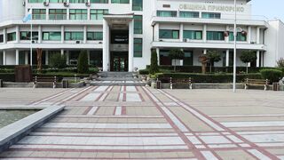 square near building | Professional HD Video