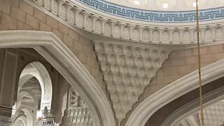 the interior of the grand mosque in abu dhabi | Professional HD Video