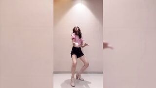 Indian Girl Naysha Khanna Dance 4