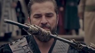 kurkut ne ertugrul ka sar kalam karne ja rha tha tabhi