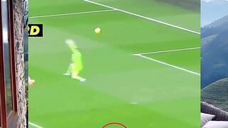 ???? Dua penyelamatan beruntun dari Thiago Silva!