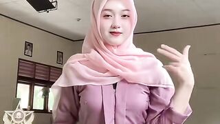 "A BEAUTIFUL HIJABI WOMAN – AN ANGEL FROM HEAVEN"