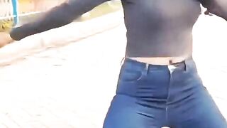 Na Jaane Ek Nigah Mein