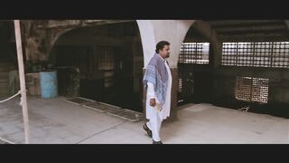 Funny  Movie Scene_ Double Dhamaal_ Zeeshanali55