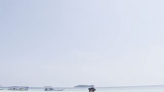 travelite - relaxing beach walk with scenic view | Trending HD Video