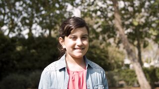 Funnyfuzzy - girl looking at camera | Trending HD Video