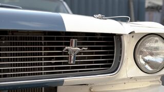 Electric car - ford shelby mustang gt 350 front grill headlamp extreme close up | Trending HD V