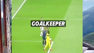 Mbappé pakai 200 IQ, kiper malah 0 IQ ????⚽️