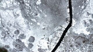 Smartphone POCO X7 PRO 5G NFC tela Amoled C mera 4K - stunning aerial view of frozen lake surfa