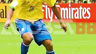 Ronaldinho Gaúcho (Ronaldinho) 3
