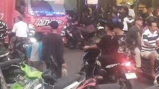 Jalan Raya Cikatomas padat