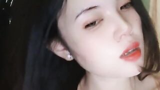 Stunning Girl's Captivating Lip-Sync Performance 2