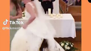 Wedding dress tragedy ????????????????