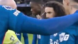 Momen unik tercipta pada pekan ke-30 Premier League sebelum kickoff antara Chelsea vs Newcastle United