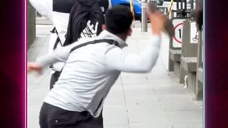 Dia berlari untuk hidupnya ???? ????