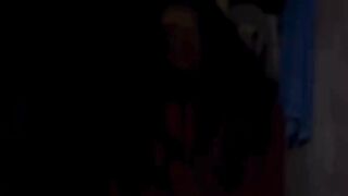 lempar batu ke hantu