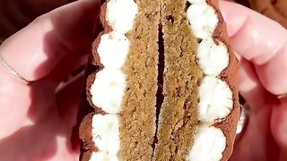 Tiramisu cake