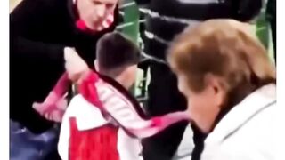 Lihat bagaimana sang Ayah yang milanisti sejati