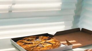 Tired of Bulky Boxes? Try This Collapsible Pizza Saver!