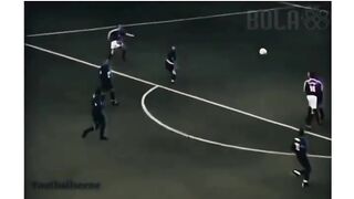 Paolo di canio adalah seorang sepak bola yang didorong oleh gairah, bakat, dan kepribadian tanpa kompromi.