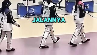 Kenapa Atlet Tembak di Olimpiade Jalannya Kaku Seperti Robot?