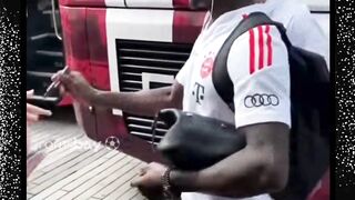 Kerendahan hati Sadio Mane walaupun sudah kaya raya