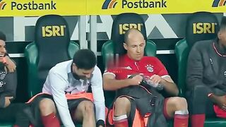 'Pemain Cadangan' Paling Gila! Cetak 5 Gol Hanya Beberapa Menit ????????