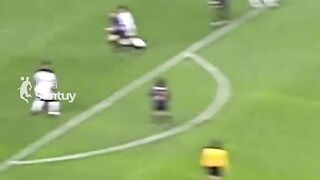 Saat Puyol Memblok Tembakan Roket Roberto Carlos!????