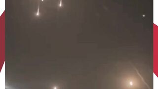 “Sirene Menggema di Dubai Sepanjang Malam, Langit Dihiasi ‘Hujan Meteor’ — Klaim Aksi Tangkap Rudal Picu Kehebohan”