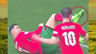 Bintang besar bukan cuma soal gol, tapi juga respect. ???? Ronaldo kasih contoh, menghargai Bruno di momen penting