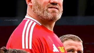 Rooney baru-baru ini dalam pertandingan amal "Legenda" Manchester United