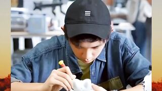 Hacker 13 tahun ini bikin gempar dunia! ???? Dia berhasil menjebol sistem keamanan terkuat hanya dalam hitungan menit. ????