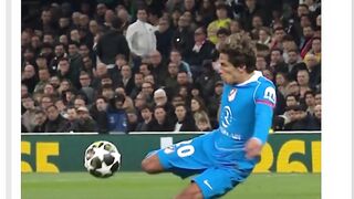 Refleks yang terlalu cepat. Gerakan yang terasa tidak masuk akal