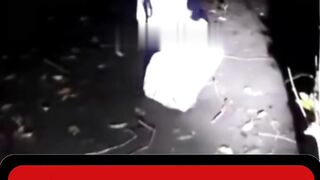 Awalnya orang yang merekam video ini mengira sosok yang ia lihat hanyalah seorang ODGJ yang sedang bermain ayunan di tengah hutan pada malam hari