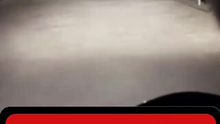 Awalnya wanita ini hanya berniat merekam suasana malam di sekitar pesisir kali yang dikenal sepi dan jarang dilewati orang.